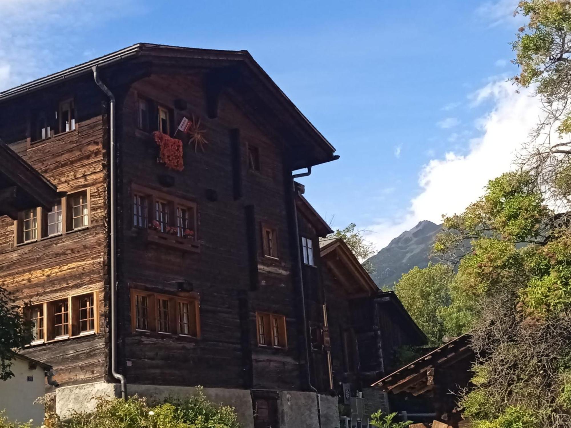 Heimeliges Walliserhaus Fiesch Buitenkant foto